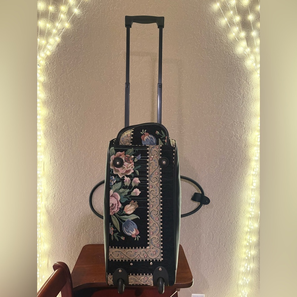 Vintage Beaded Floral Wheely Suitcase - Picture 14 of 15